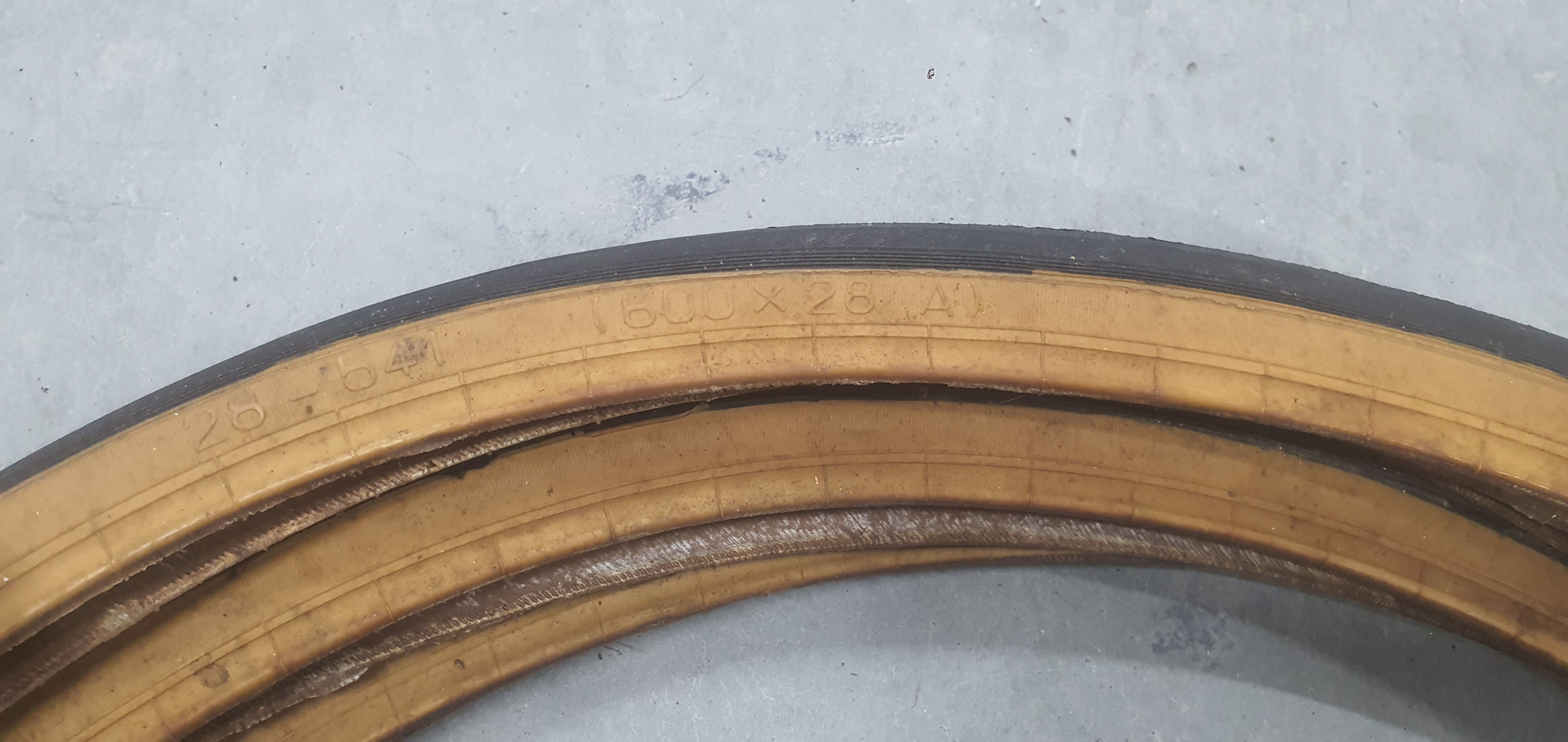 Pneus 28-541 (28x600A)