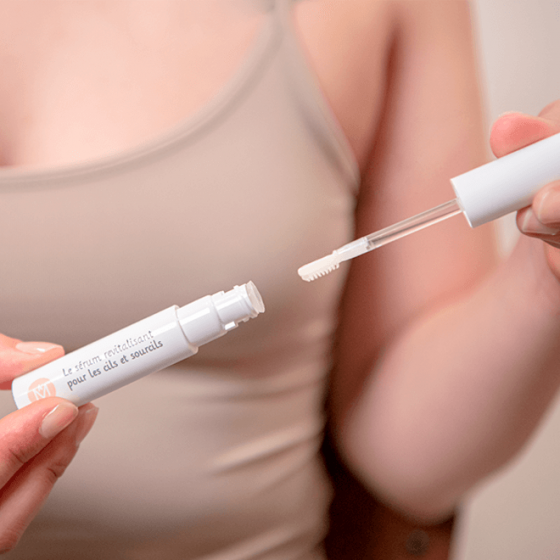 le-serum-cils-et-sourcils-revitalisant (1)