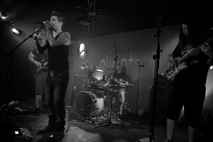 Michael Jon and Kyle Norwood Perform Live at the CD Release Party for Complicate/Simple's New Record, "Blue" at Last Exit Live in October of 2016. Read Full Story Here: https://javamagaz.com/complicate-simple-blue-ep/