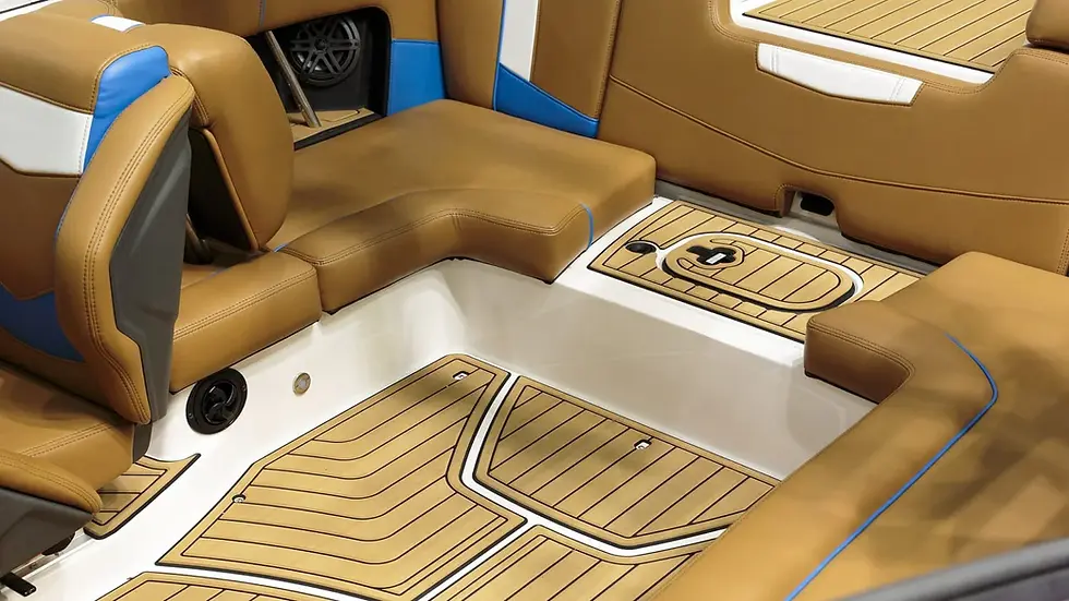 cleaning-boat-interior-surfaces.webp