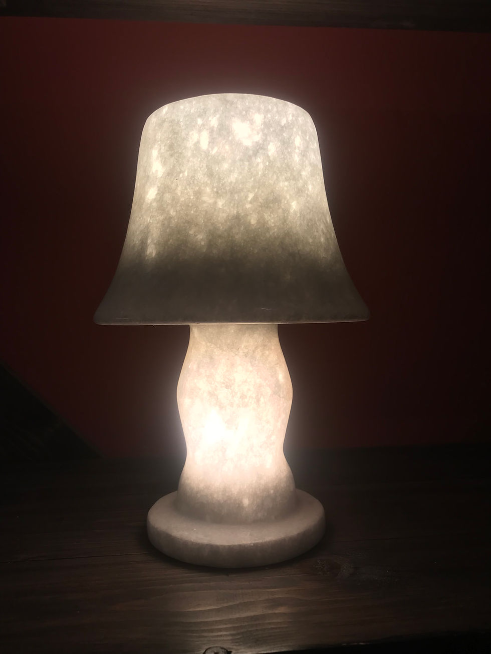 Μικρογραφία: Μαρμάρινο επιτραπέζιο φωτιστικό