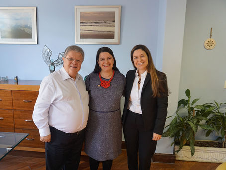Lucia recebe a visita de Fernando Lucchese