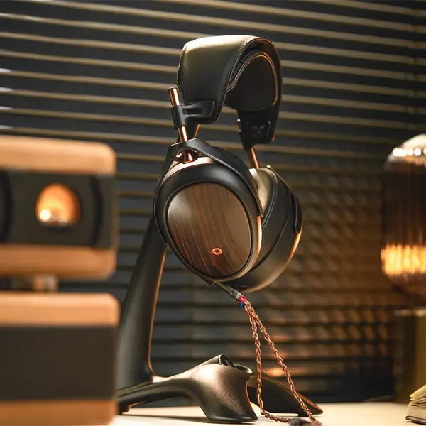 Meze Liric II | Closed-back Headphones