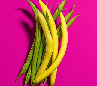 ank_rad_A_bunch_of_green_beans_with_bright_yellow_pods_placed_78299a44-6f24-4f47-a4da-699d