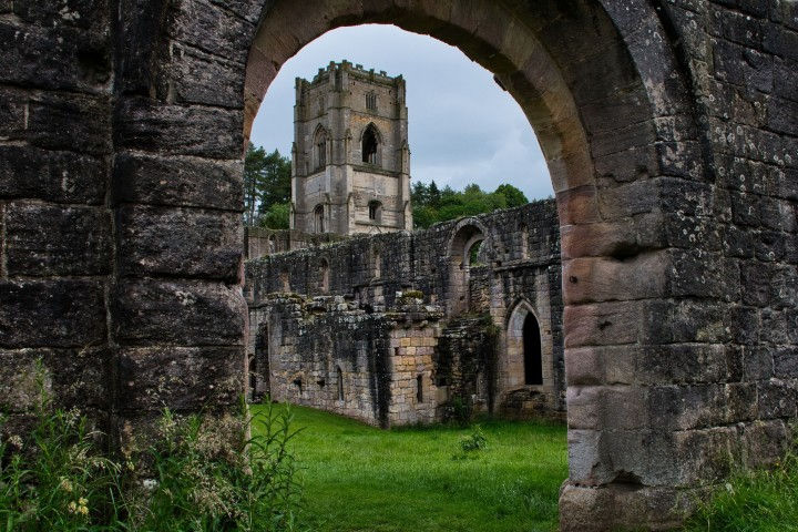 5 Fountains Abbey (Large) (Small)