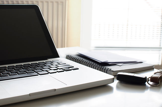 Stefania Spagnulo, translation and interpreting office, laptop
