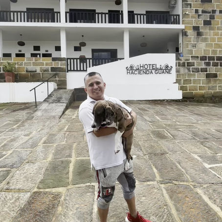 Testimonio de un Turista con su Mascota