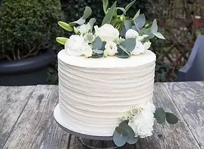 Small-Wedding-Cake-Elegant-Romantic-coucoucake12.webp