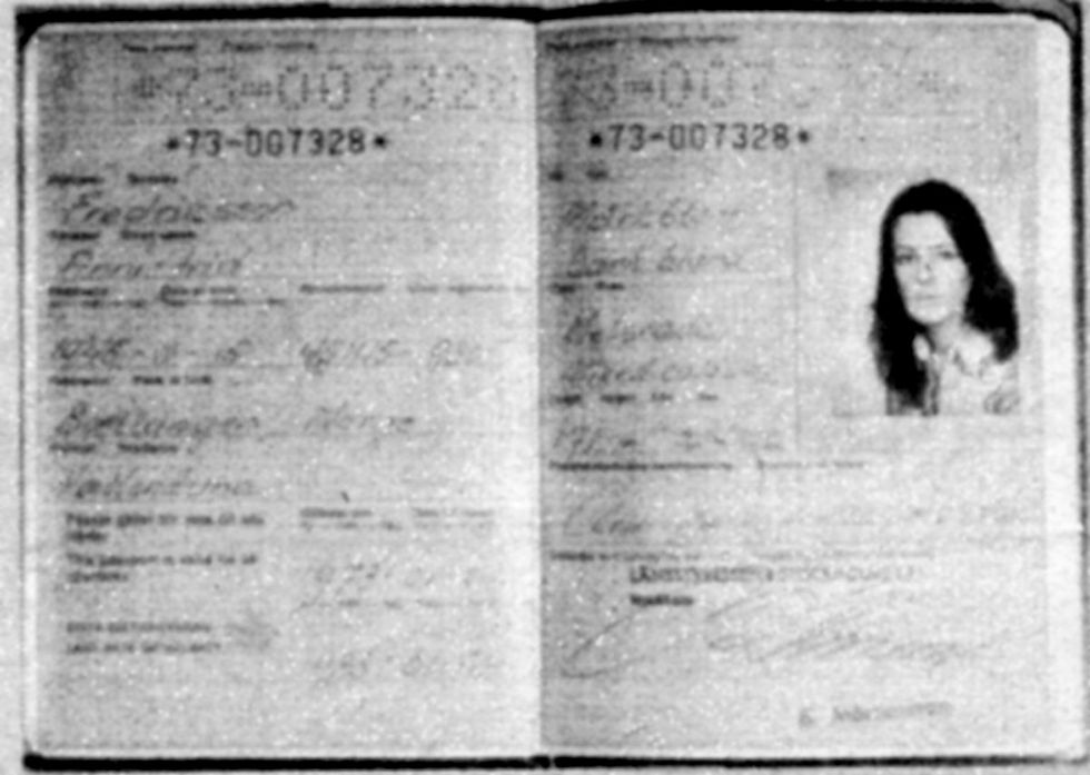 fridapassport.jpg