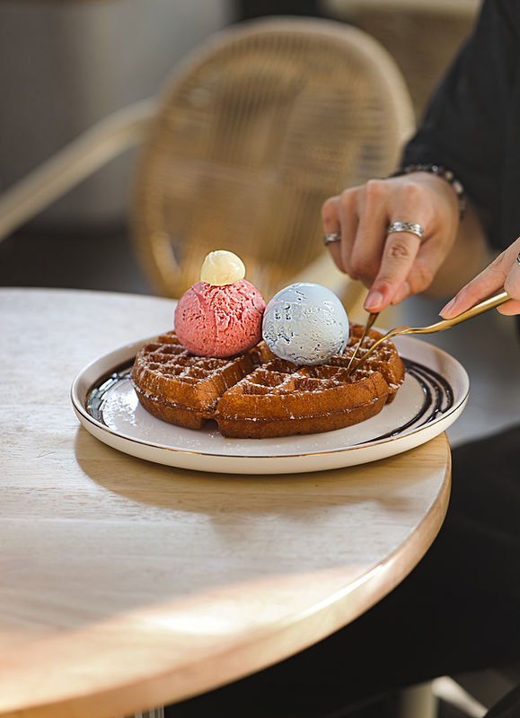 waffles-gelato-overscoop-cafe-tanjong-pagar-orchard-clarke-quay