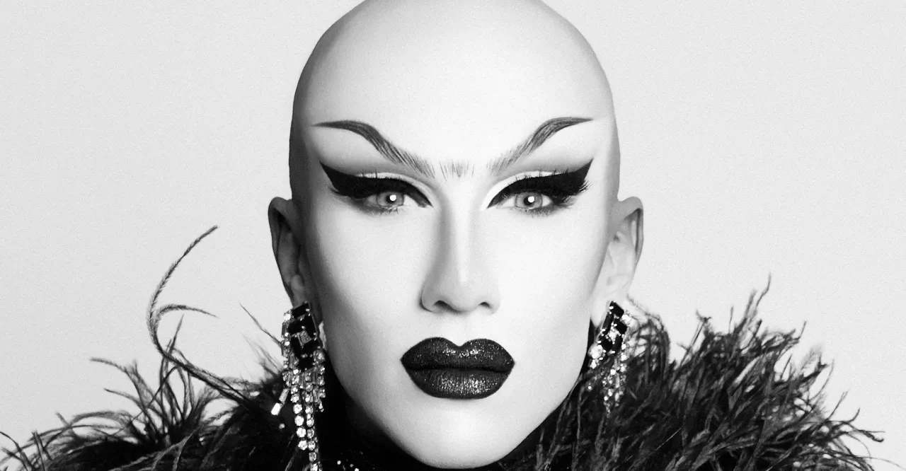 sashavelour.photobytannerabel.greyscale.png.webp