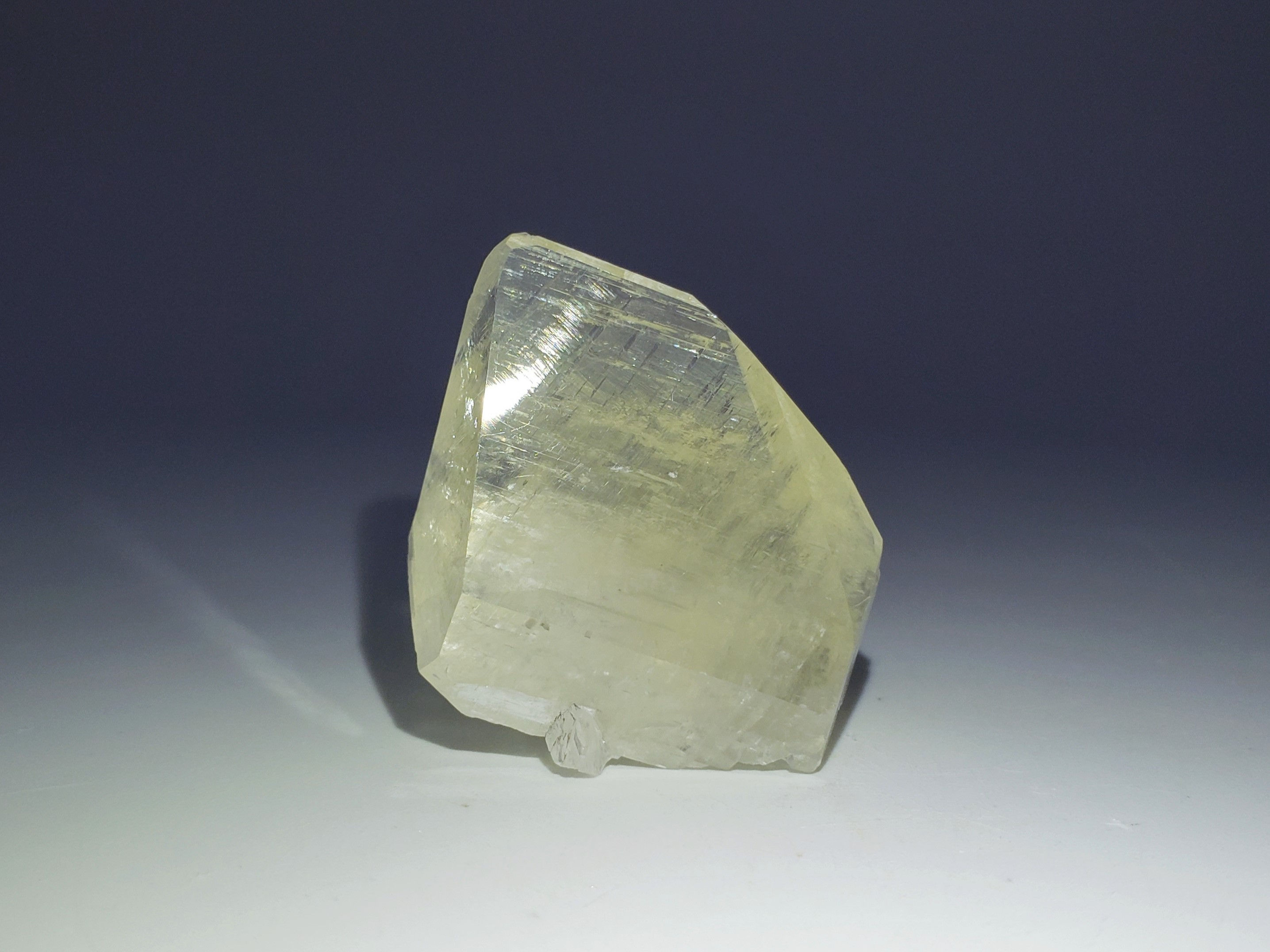 “Diamond” Calcite (Fluorescent) from Daye Copper Mine, China