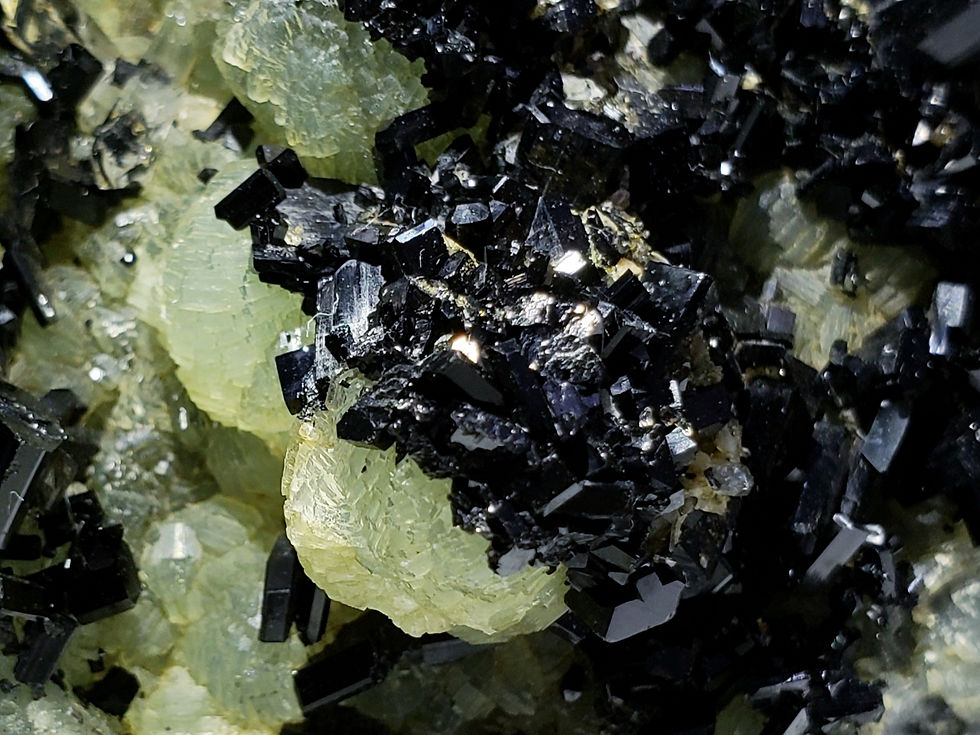 Thumbnail: Babingtonite on Prehnite from Hongquizhen Quarry, Meigu Co., China