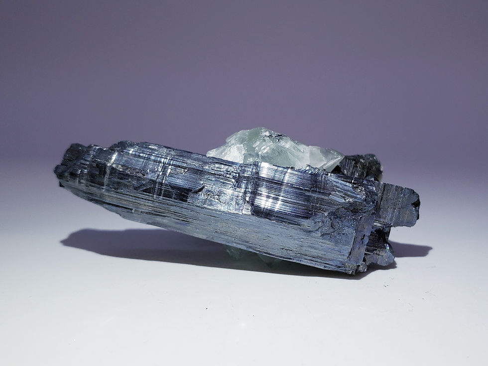 Thumbnail: Collector's Piece: Fluorite and Stibnite from Xikuangshan Mine, China