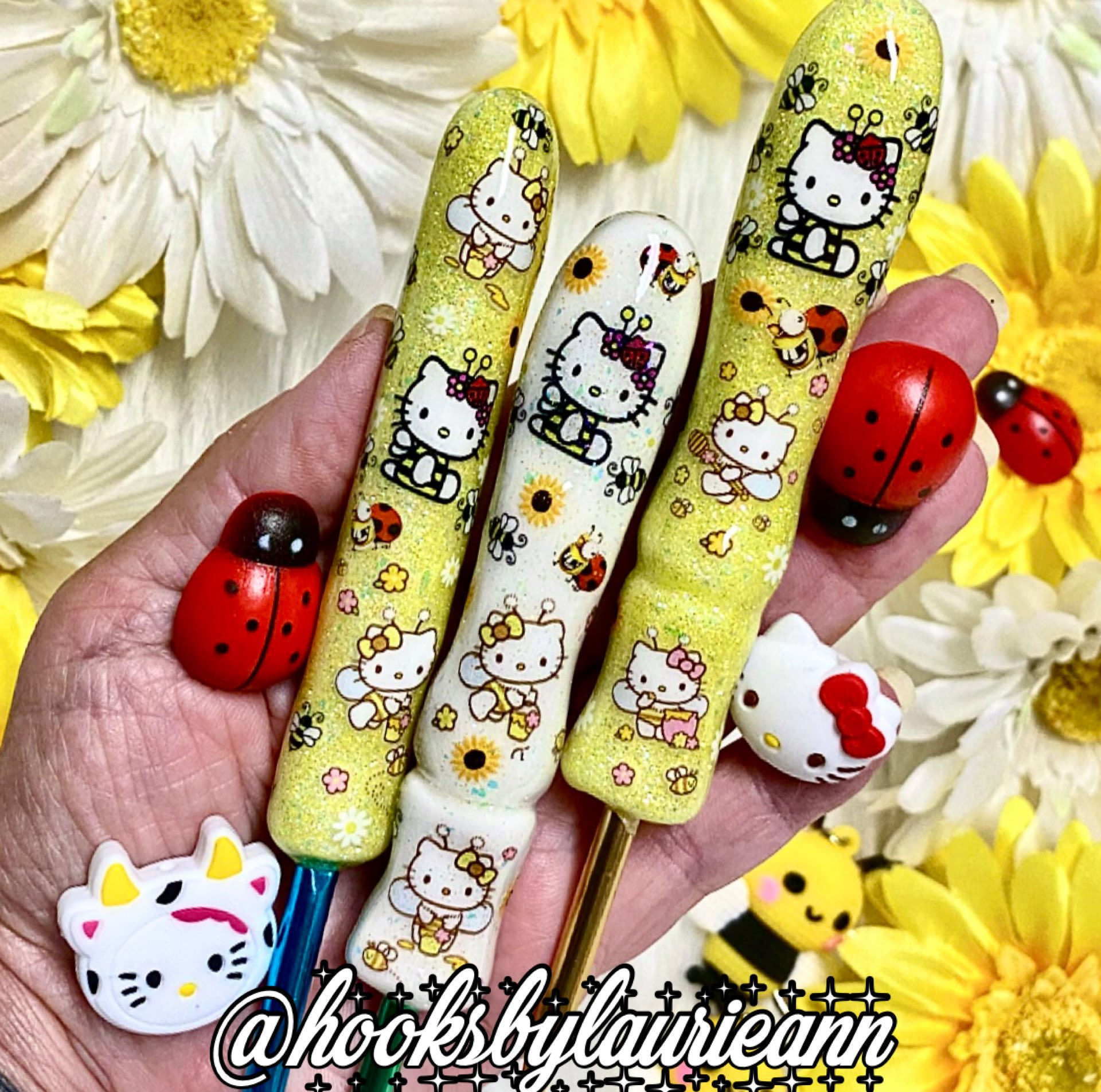 Hello Kitty crochet hooks