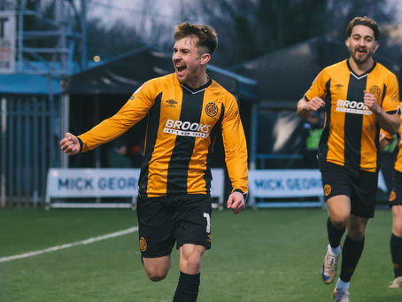United's Knight in shinning armour scores twice as U's win
