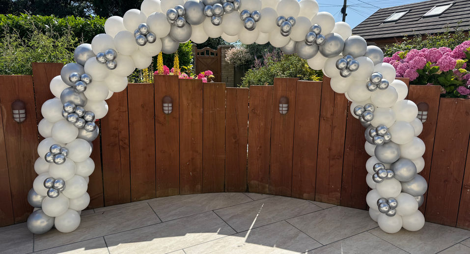 balloon arch, Pembrey
