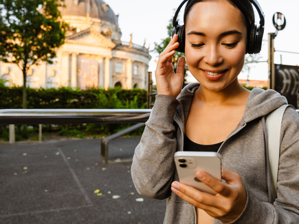 5 Podcast Launch Must-Do’s No One Warned You About (But You’ll Wish They Had)