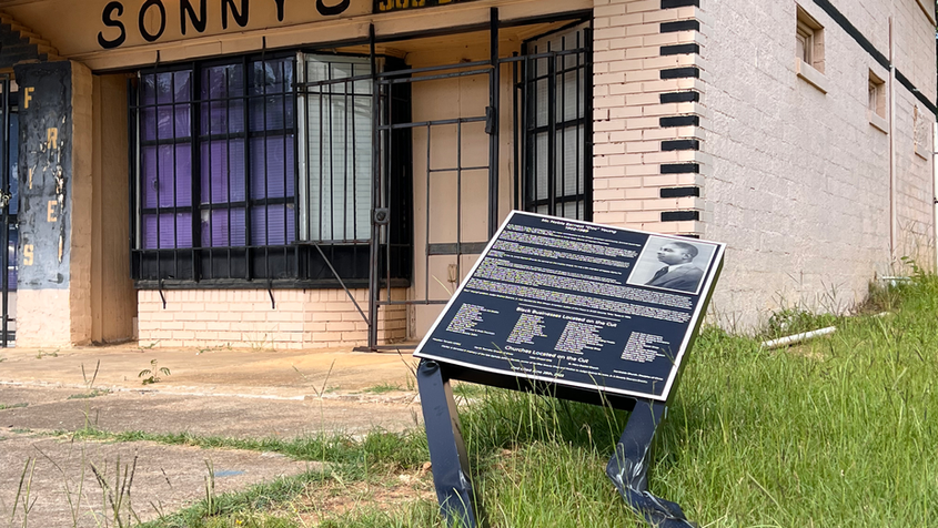 HIT & RUN: Sign Honoring Tyler’s First Black Pharmacist Damaged in North Tyler Crash