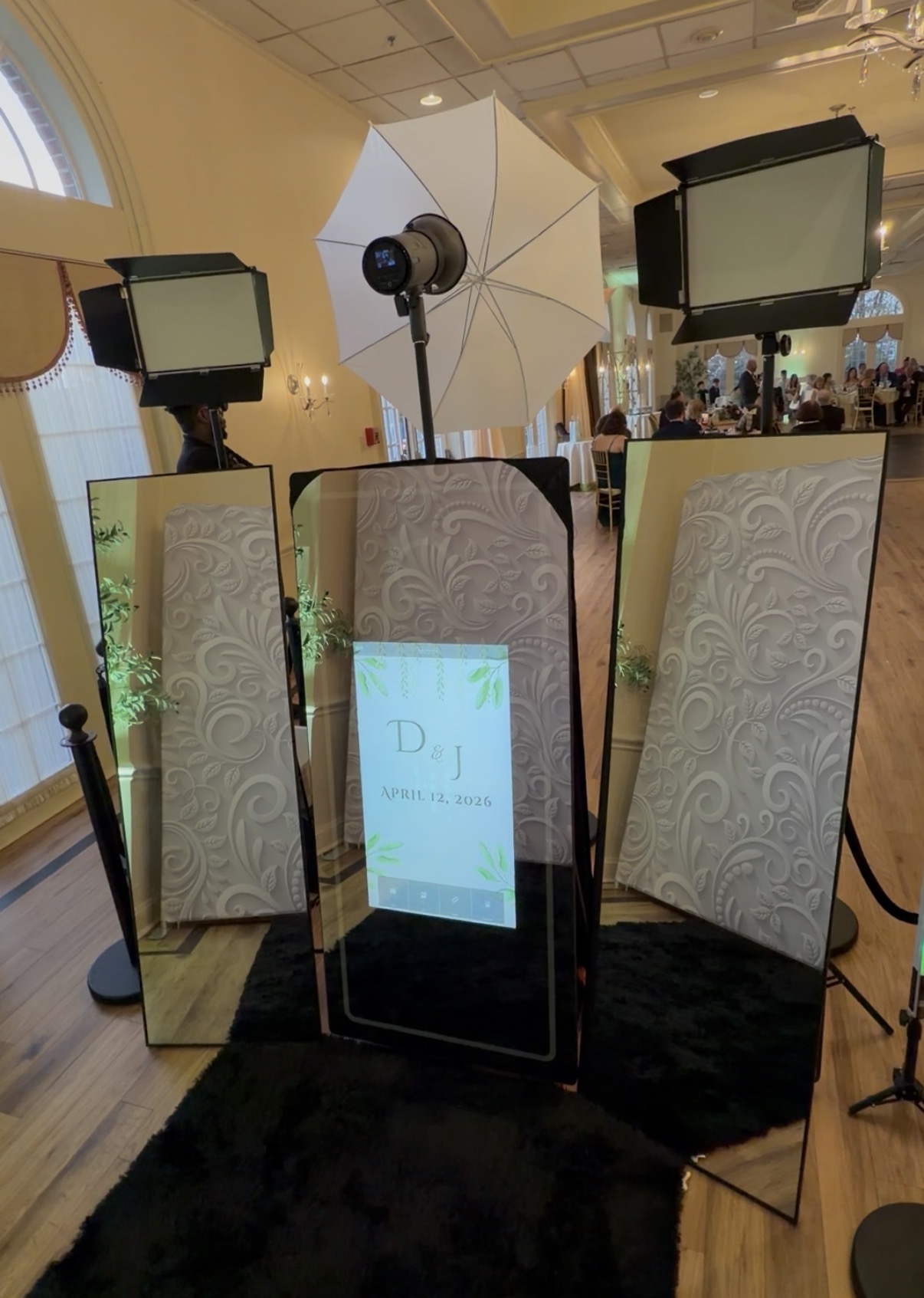 Mirror Photo Booth Rental Edison, NJ