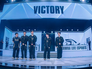 CTBC Flying Oyster Stuns T1 to Stay Undefeated at Worlds 2025