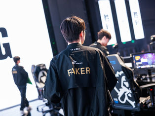 T1 and Bilibili Gaming Stay Perfect at Worlds 2025 Swiss Stage