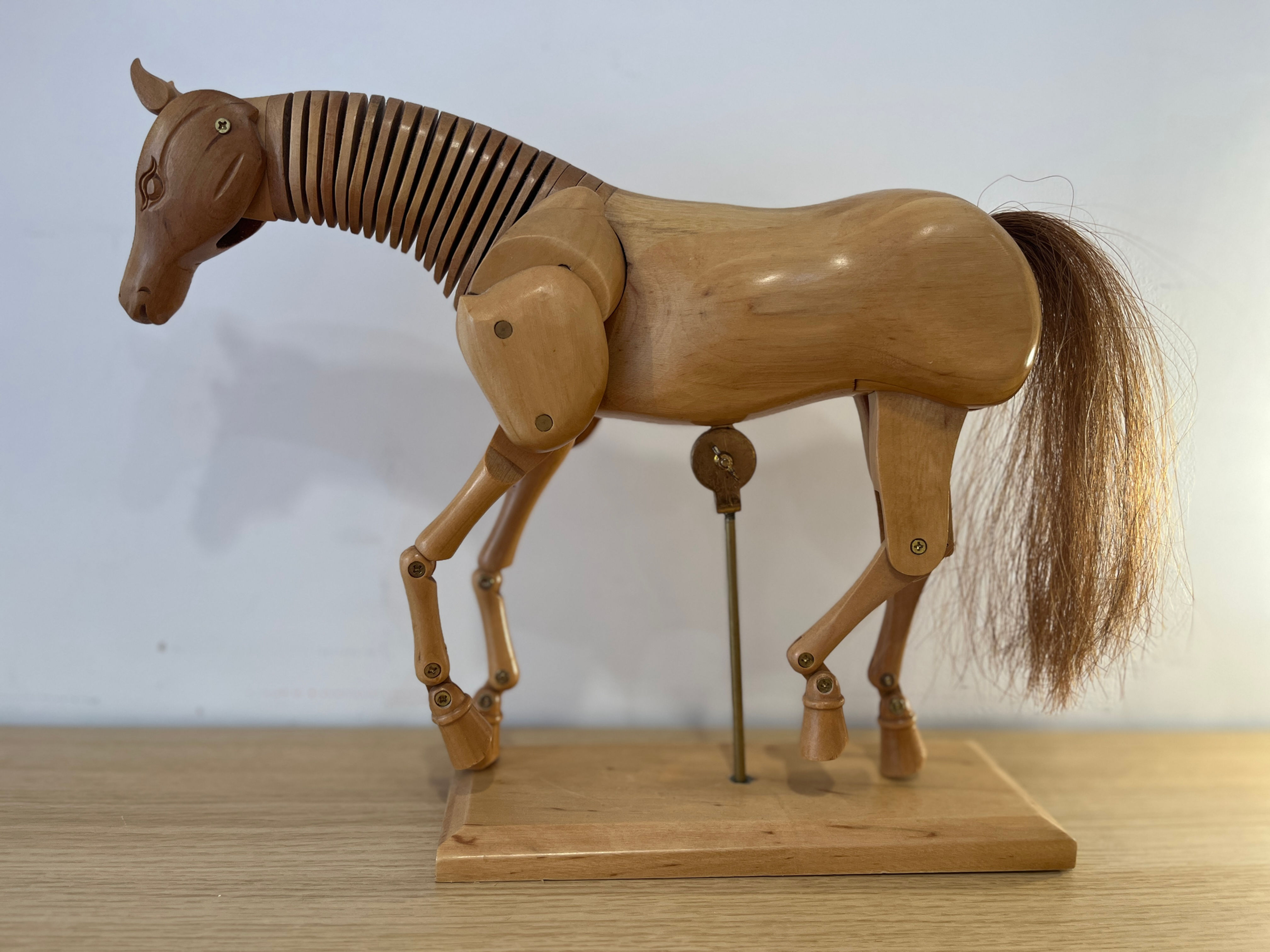 Cheval articulé en bois