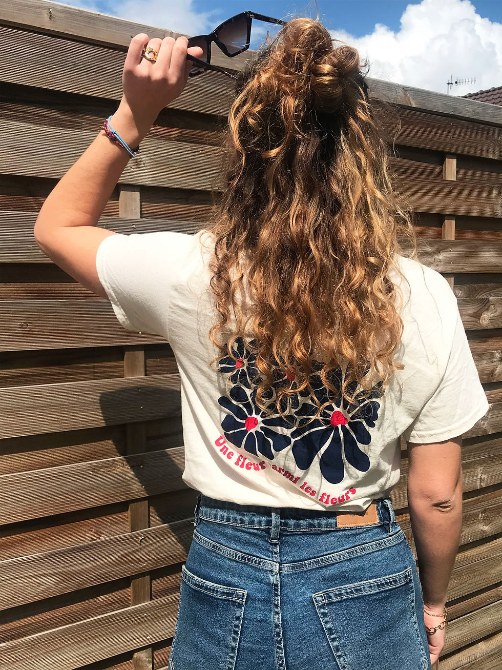 Miniature : Une fleur parmi les fleurs - Unisex & oversized T-shirt