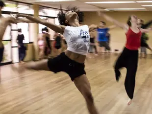 Les avantages des cours de danse : un voyage dans l'art du mouvement