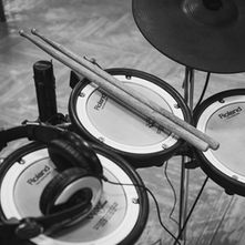An electronic drum kit