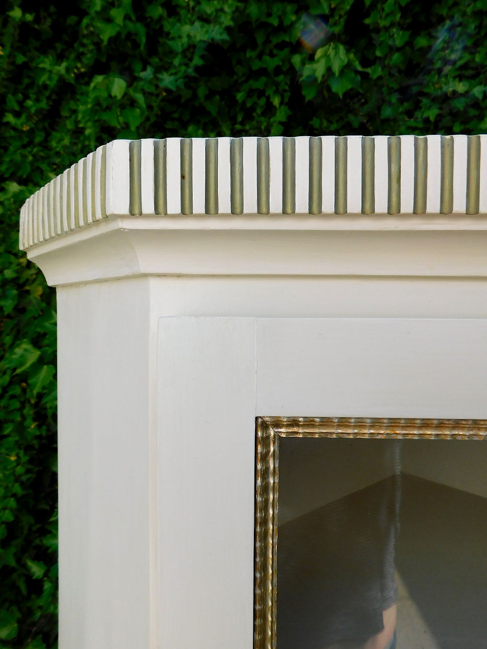 Thumbnail: Belle Dame Corner Hutch