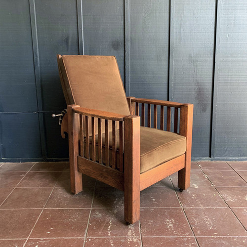 Antique Craftsman Armchair mignonne