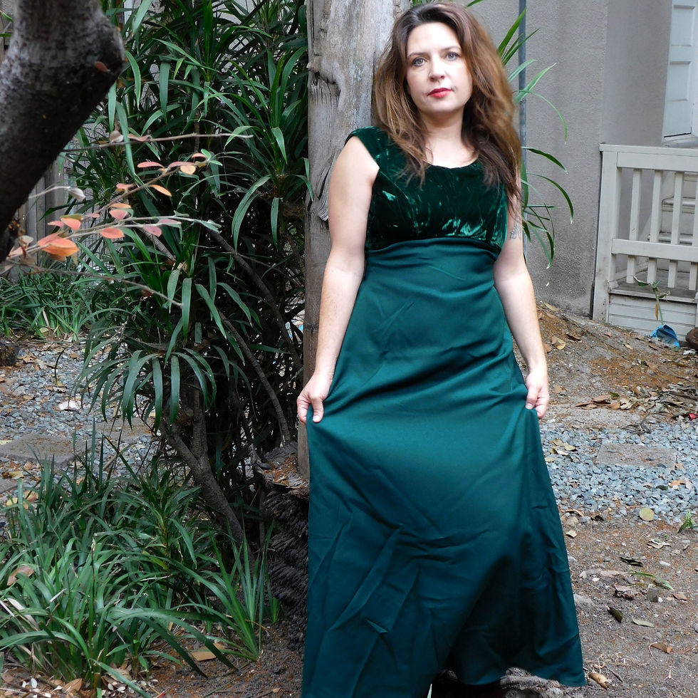 Thumbnail: Vintage Green Goddess Soirée Gown