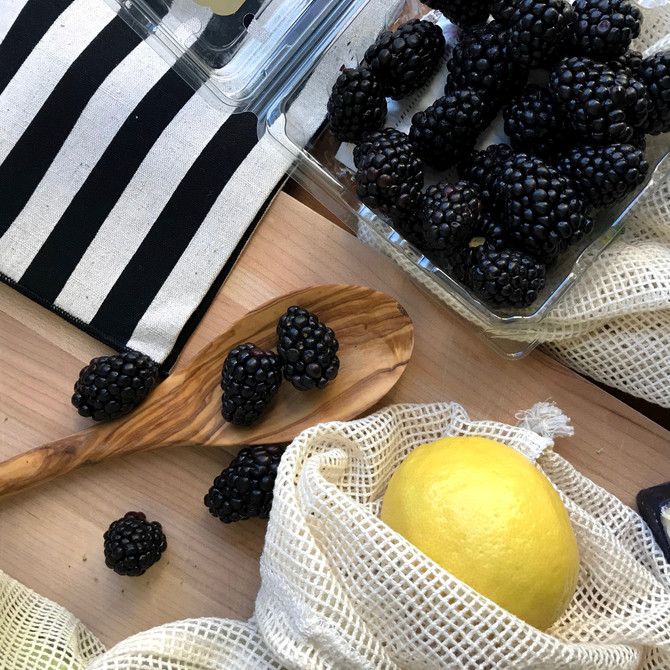 Johnelle's Iron Skillet Blackberry Pie