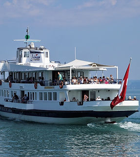 Boat cruise in the broadwater.jpg