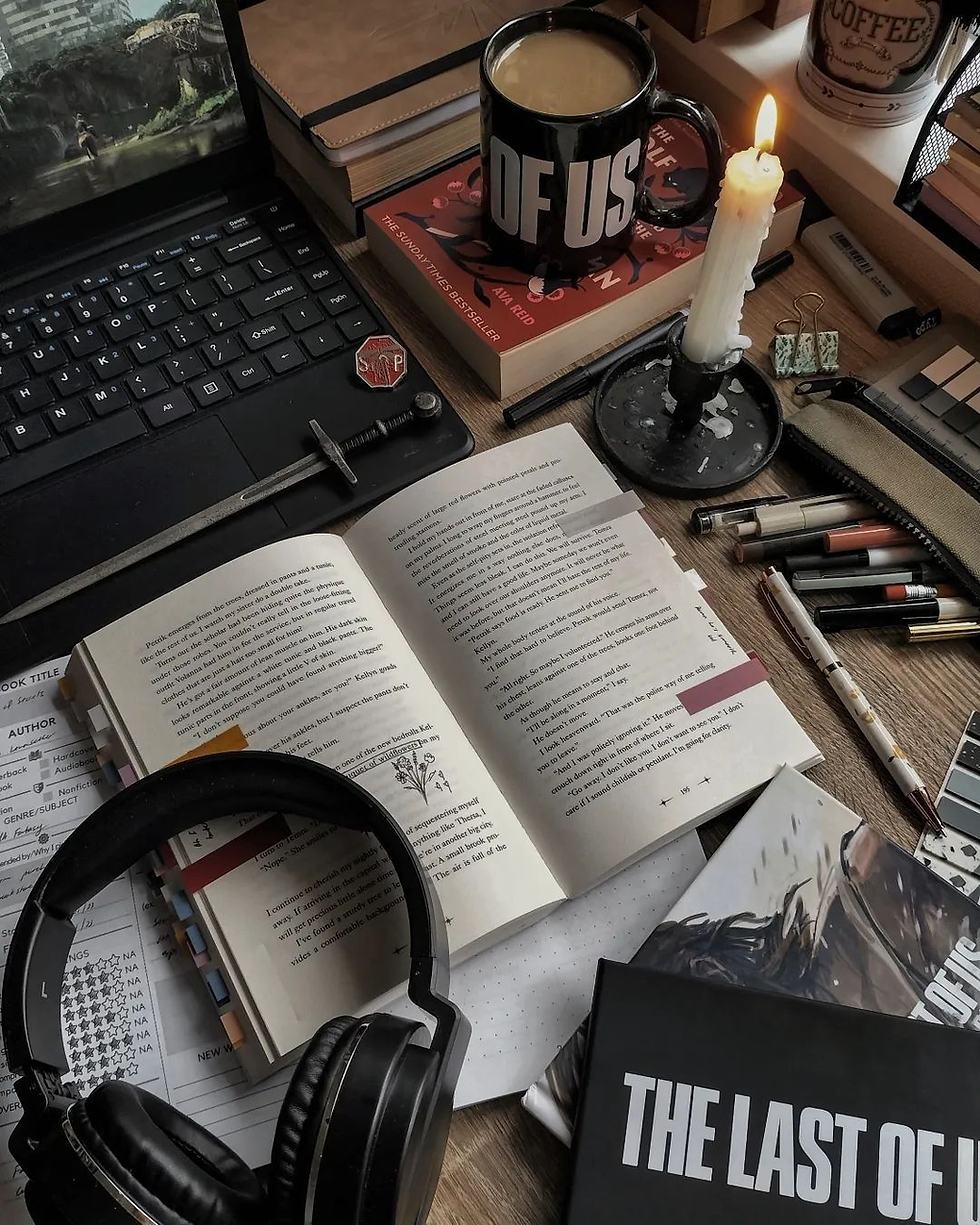 English is the Gateway to the Digital World and New Technologies