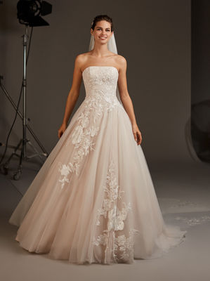 Pronovias LYNX on Sale