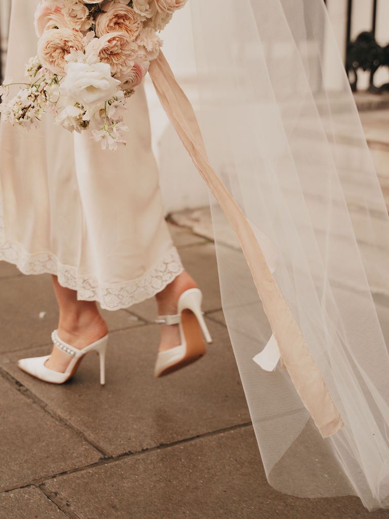 Thumbnail: bottom of wedding veil