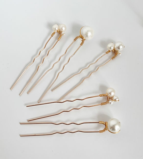 LUXE | Freshwater Pearl Hair Pin Set | Garter & Veil display picture 2