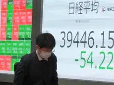 China Launches $1.4 Trillion Debt Relief Program, Holds Off on New Stimulus