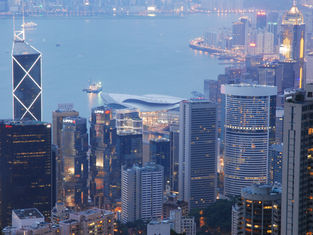 Hong Kong Sees 35% Surge in Mainland Visitors During National Day Holiday, Boosting Christmas Optimism