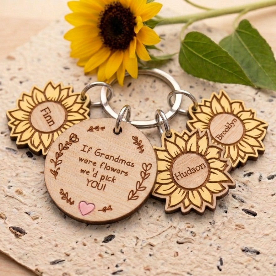 Grandma’s Bouquet | Personalized Wooden Sunflower Keyring