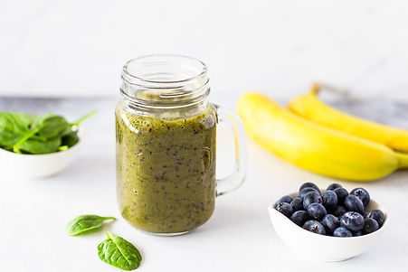 blueberry-and-spinach-superfood-green-smoothie-3377401-hero-02-5c3e78de46e0fb0001a7bea9.jp