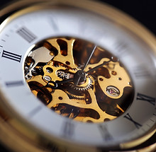 Montre mécanique dorée