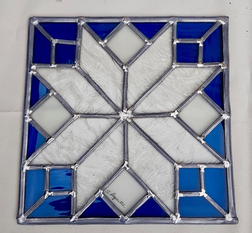 Vitrail Etoile sur fond bleu