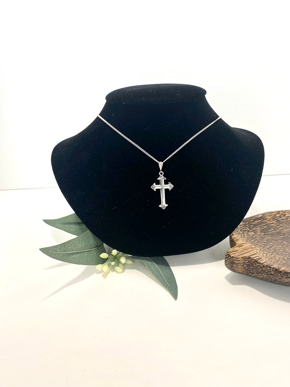 Thumbnail: Elegant Cross Necklace