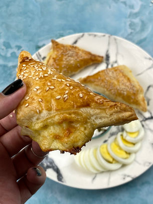 בורקס 4 גבינות