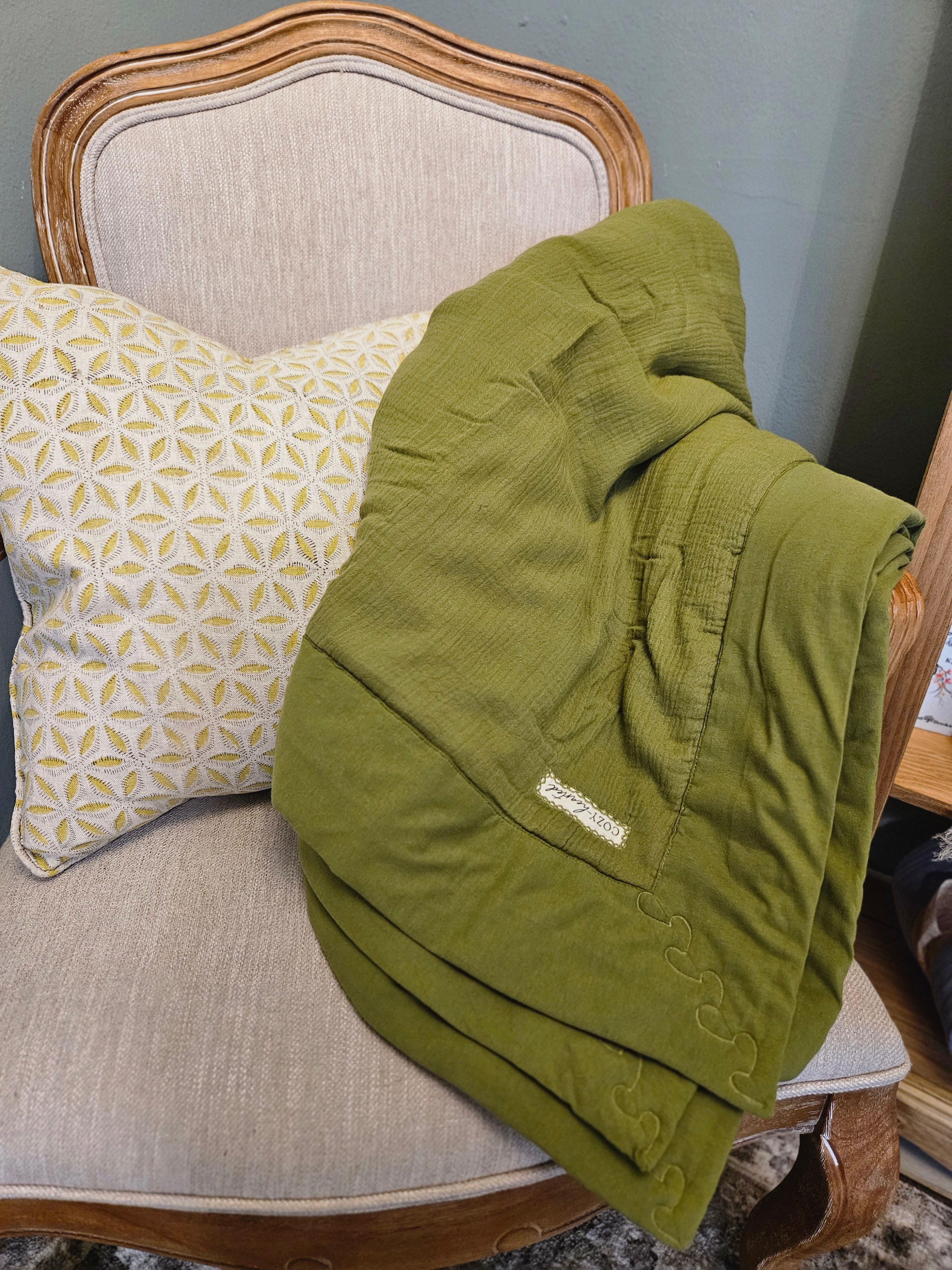 The Cozy - Ultra-Soft Organic Throw Blanket for Self-Care