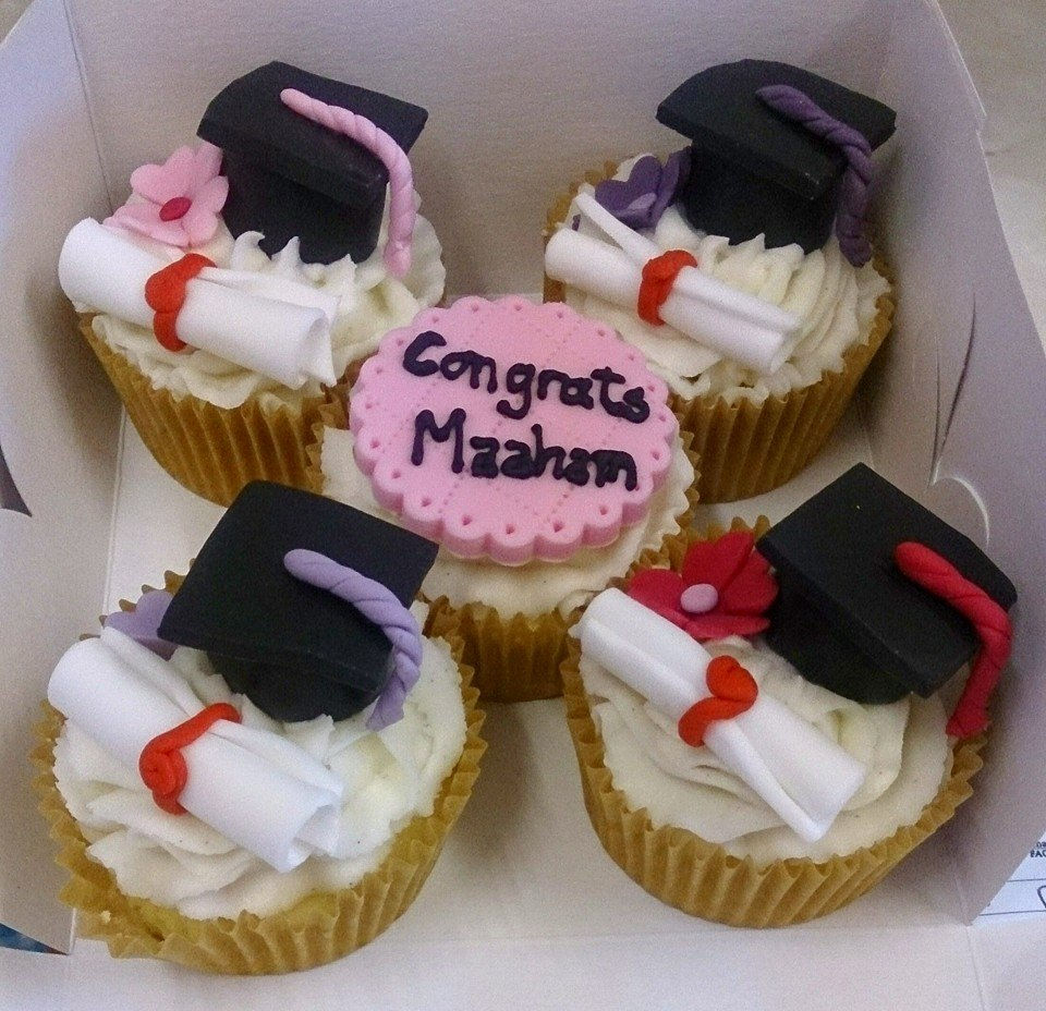 graduationcupcakes.jpg
