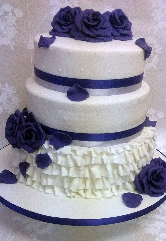 purpleruffledreamweddingcake1.jpg